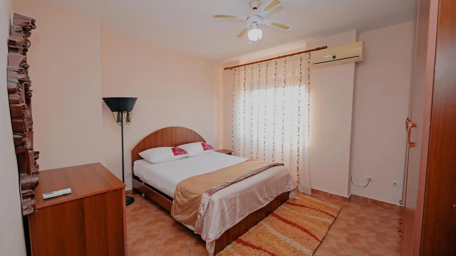 Urban Bliss Apartment Shkoder 0*,
